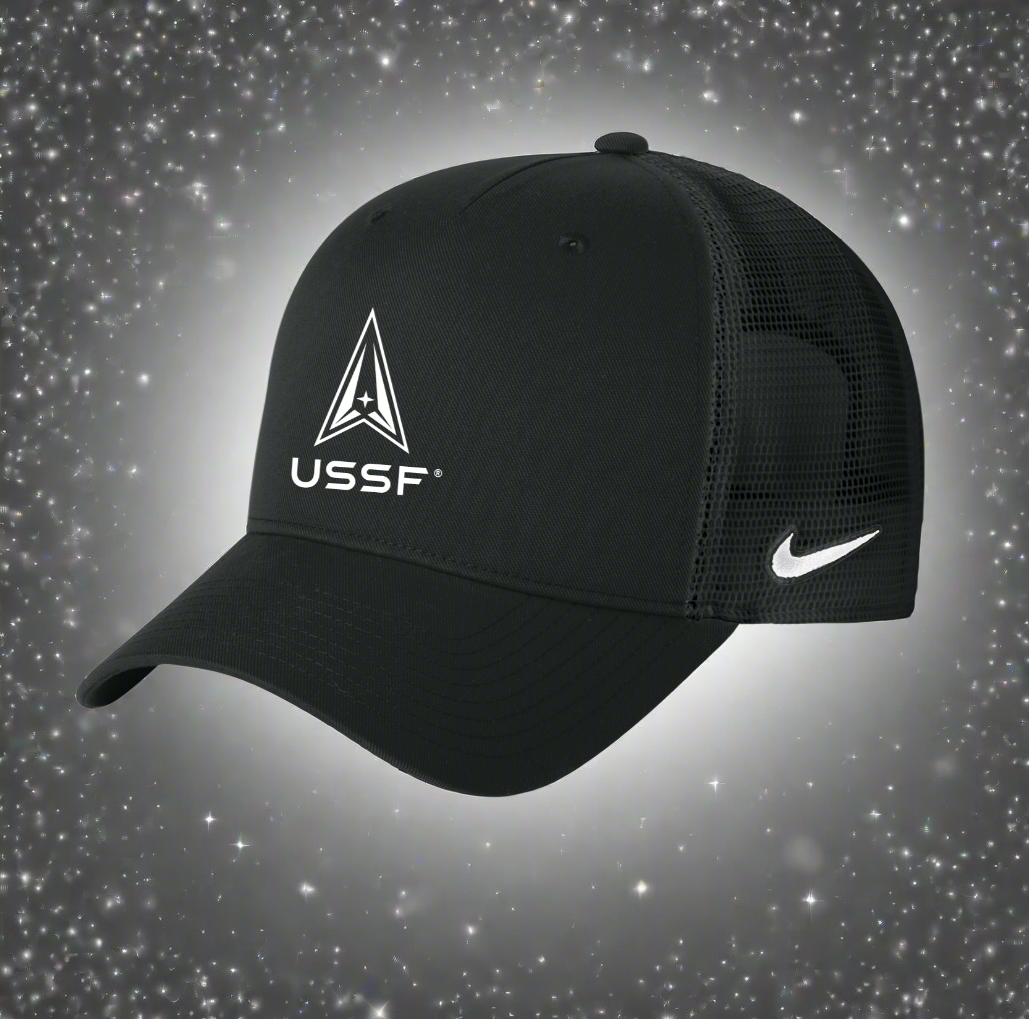 Nike Golf Snapback Mesh Trucker Cap